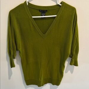 New York & Company V-Neck Green Sweater Lightweight Knit